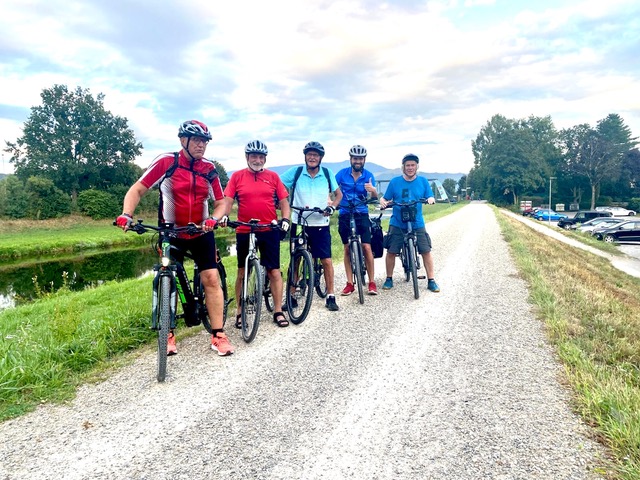 Fitnrssgruppe beim Radausflug